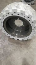 Шина цельнолитая в сборе с диском 31x10-20 Nexxus немаркая
